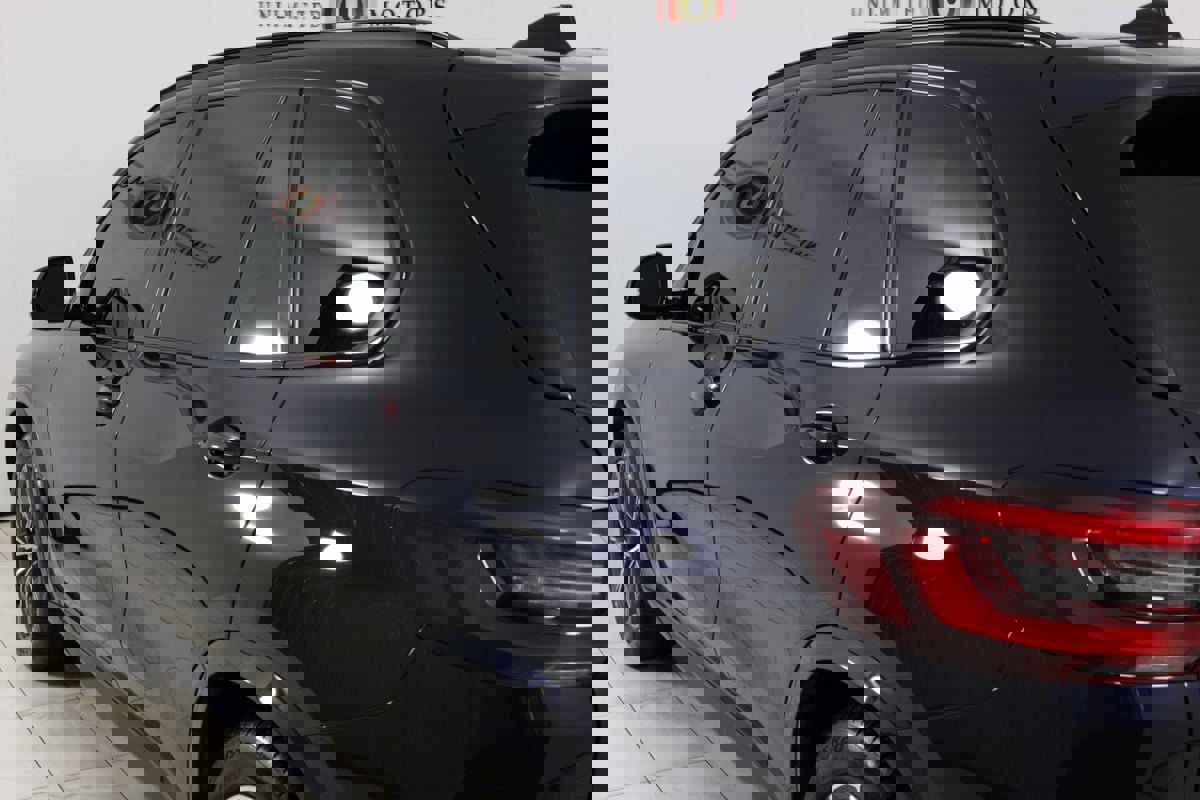 Used 2020 BMW X5 M50i w/ Premium Package image 50