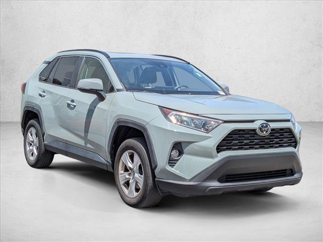 Used 2020 Toyota RAV4 XLE w/ Convenience Package FWD image 2