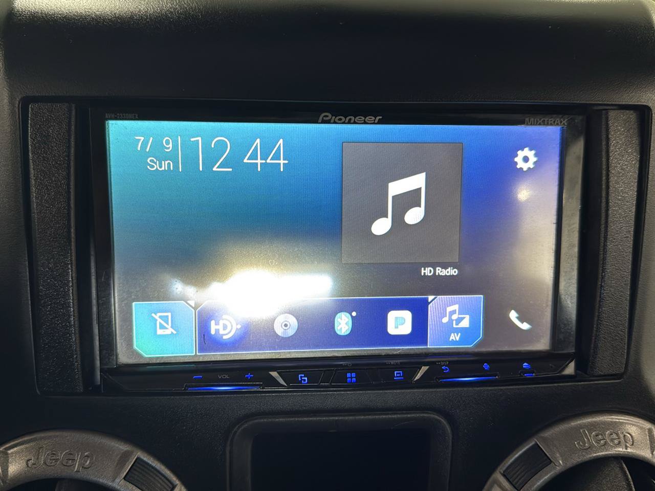 Used 2013 Jeep Wrangler Unlimited Sport w/ Connectivity Group AWD/4WD image 16