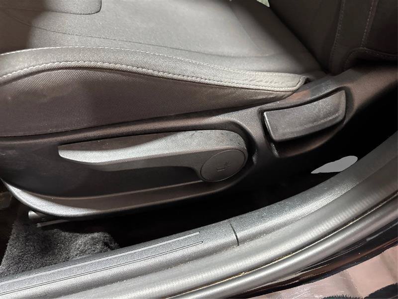 Used 2023 Hyundai Elantra SEL w/ Preferred Accessory Package FWD image 19