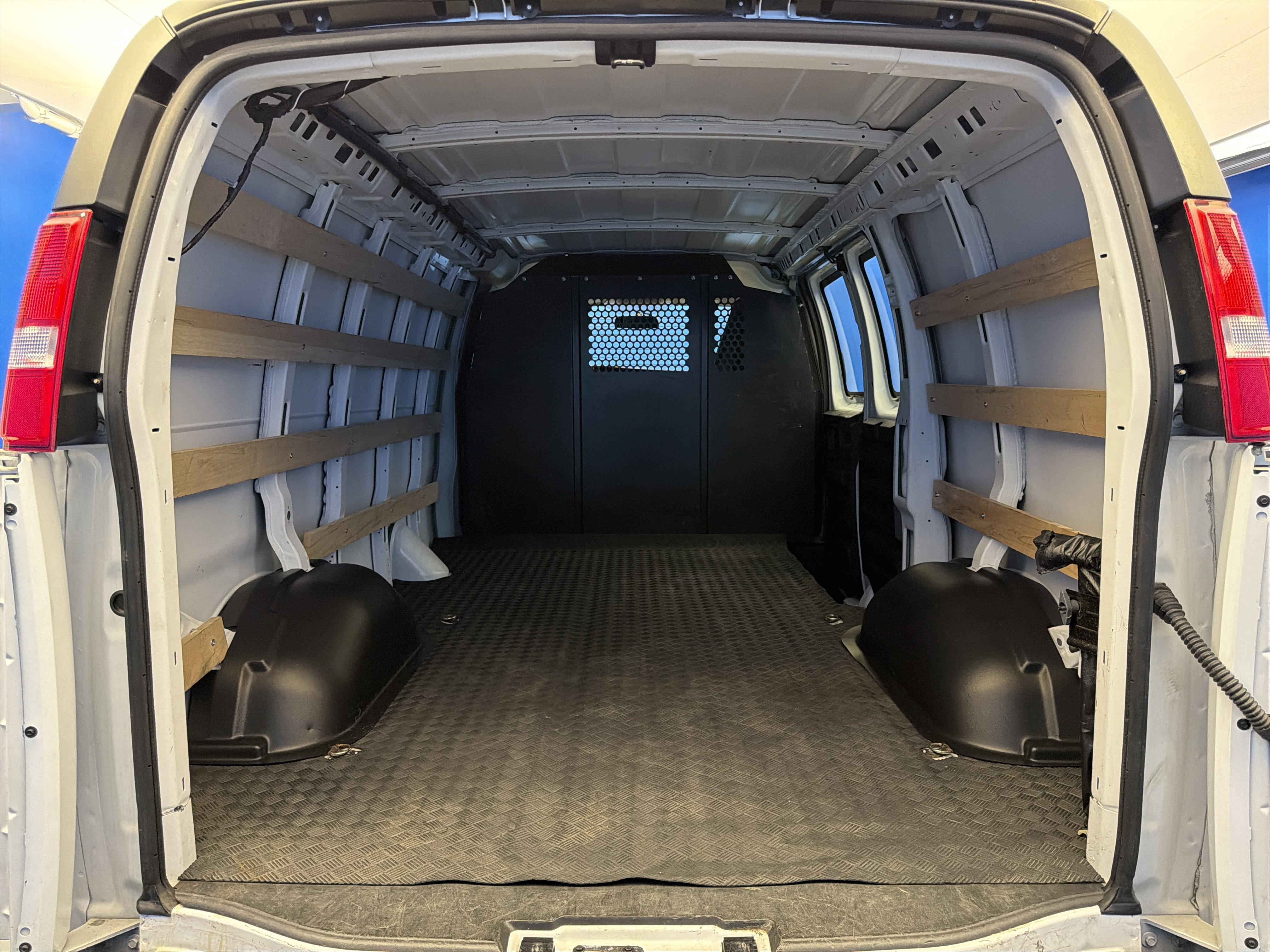 Used 2024 Chevrolet Express 2500 w/ Driver Convenience Package RWD image 26