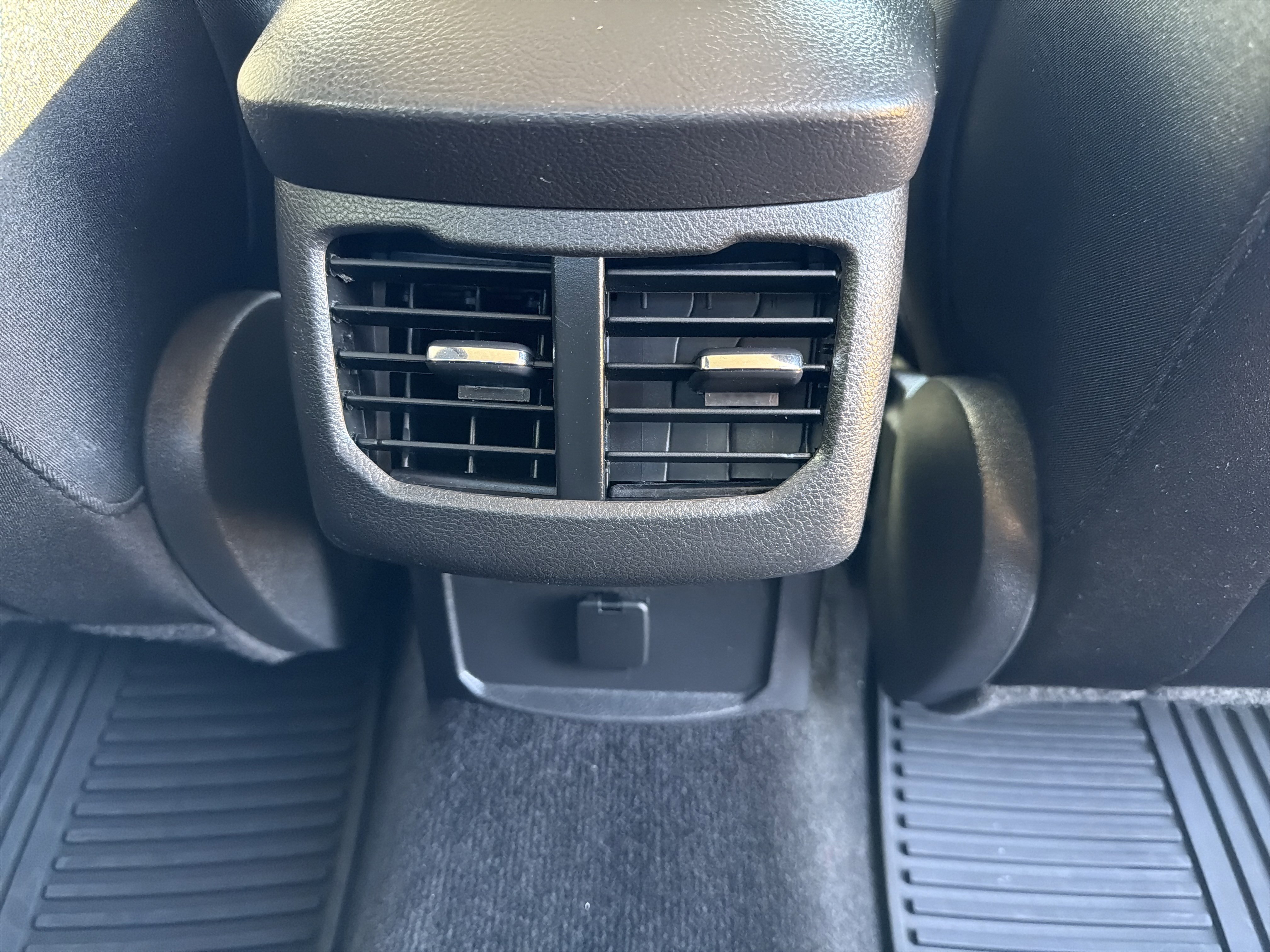 Used 2014 Ford Fusion SE image 10