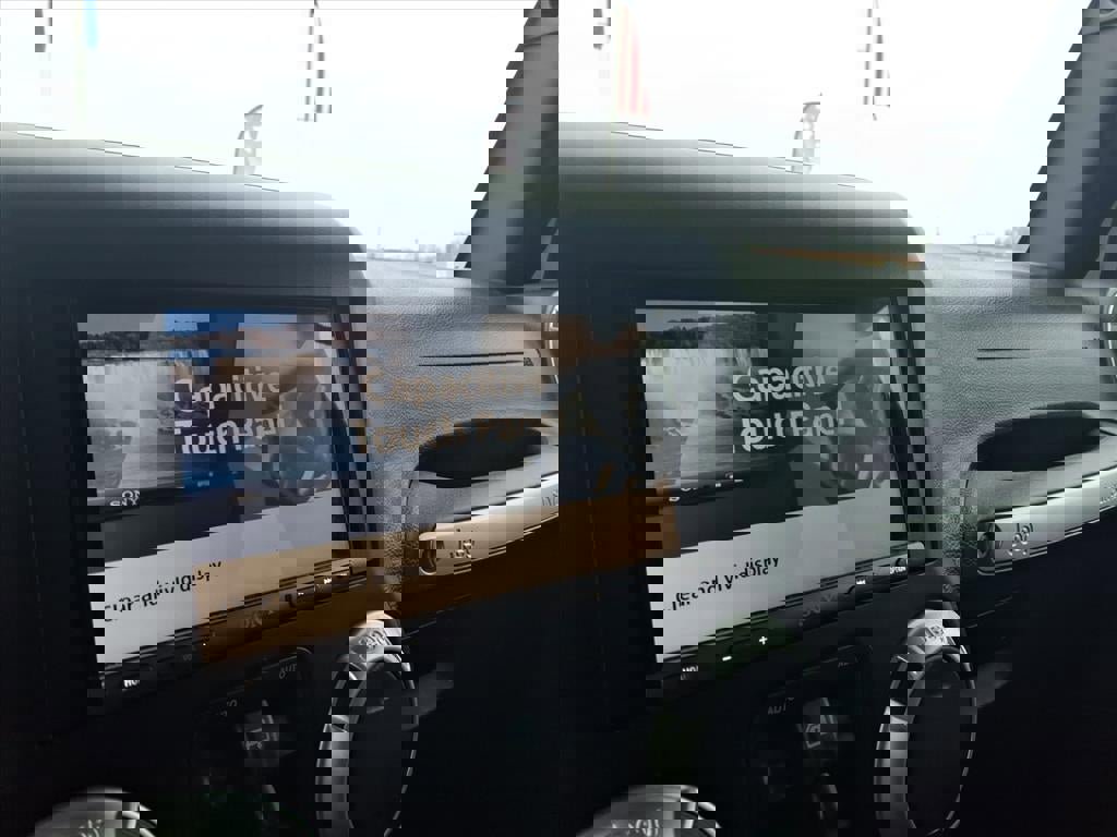 Used 2017 Jeep Wrangler Unlimited Sahara image 13