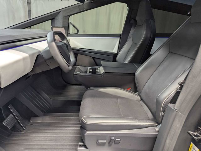 Used 2024 Tesla Cybertruck AWD Crew Cab image 10