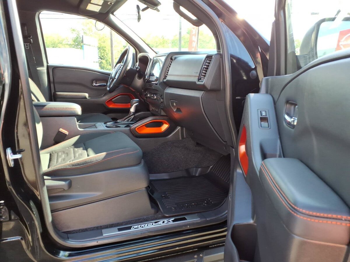 Used 2023 Nissan Frontier PRO-4X w/ Pro Convenience Package AWD/4WD image 18