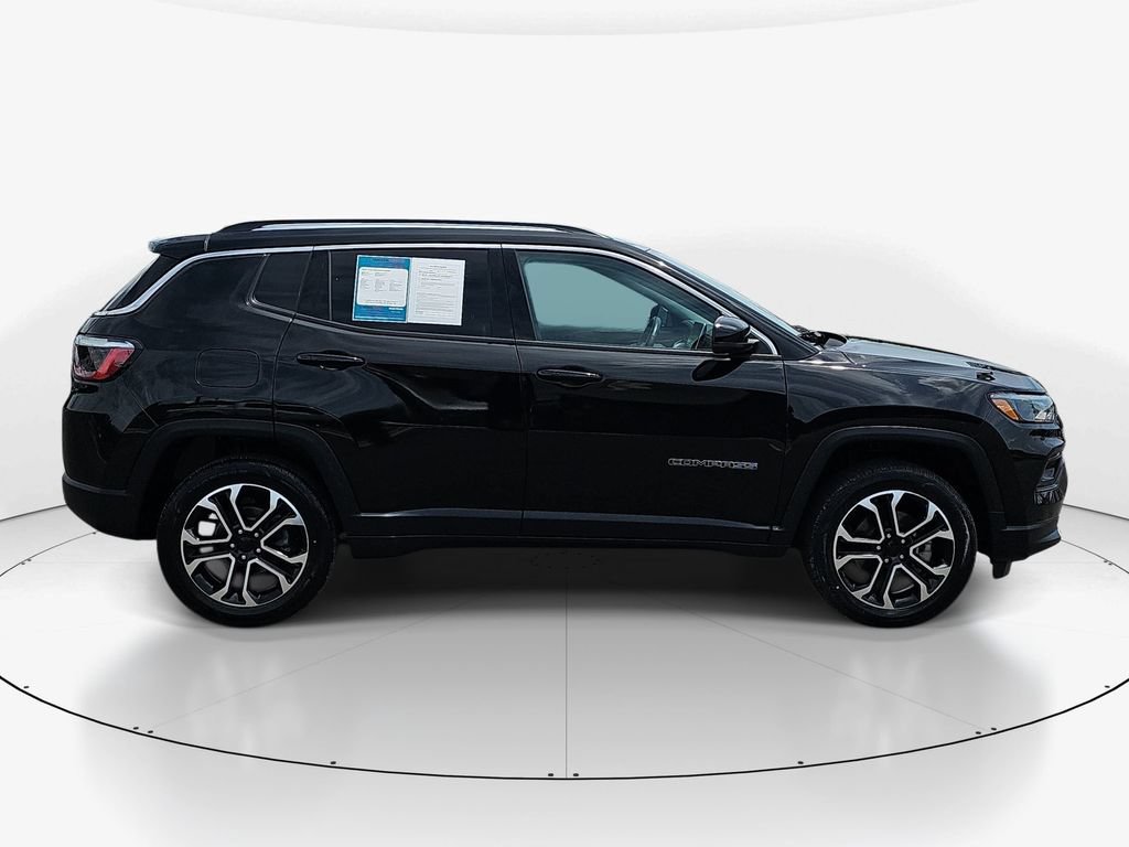 Used 2022 Jeep Compass Limited AWD/4WD image 5