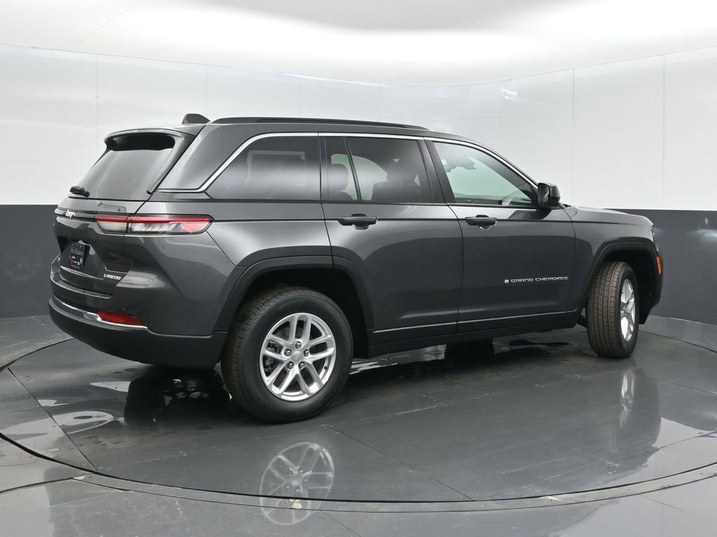 New 2026 Jeep Grand Cherokee Laredo image 7