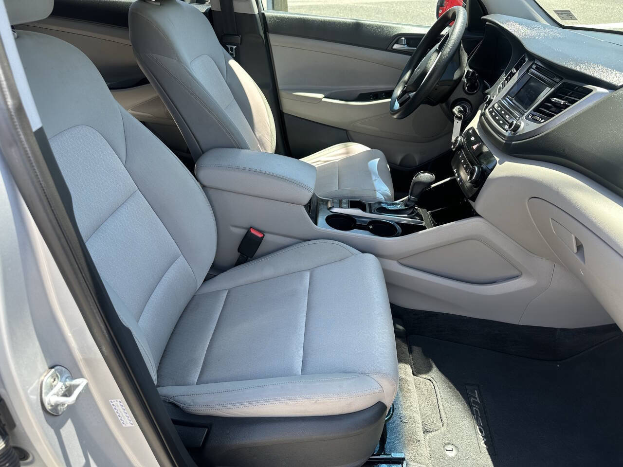 Used 2017 Hyundai Tucson SE w/ SE Popular Package 02 AWD/4WD image 14
