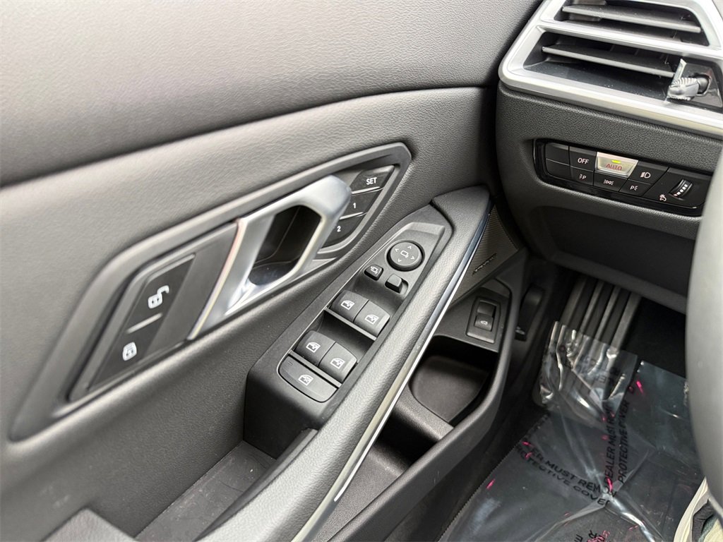 Certified 2025 BMW 330i xDrive Sedan w/ M Sport Package image 29