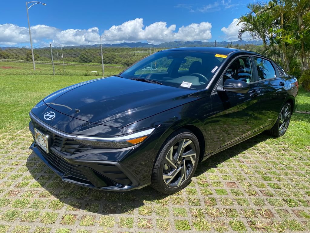 Certified 2025 Hyundai Elantra Sport FWD image 21
