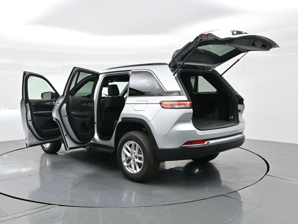 New 2025 Jeep Grand Cherokee Laredo X image 30