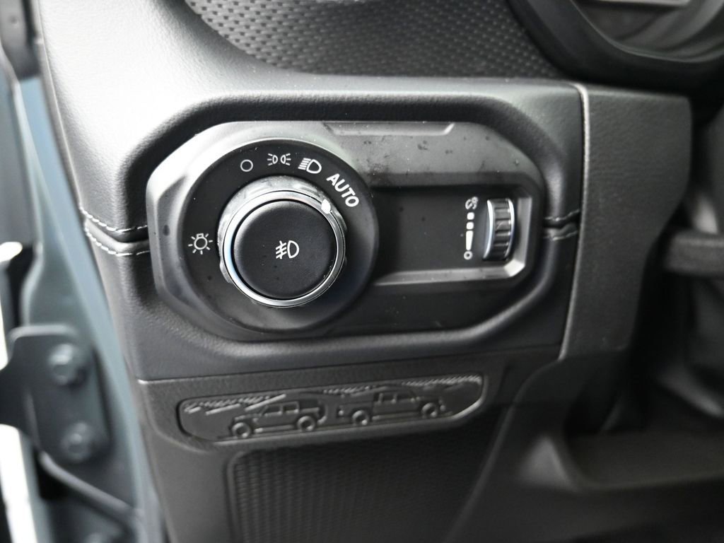 New 2026 Jeep Wrangler Unlimited Rubicon w/ Technology Group image 13