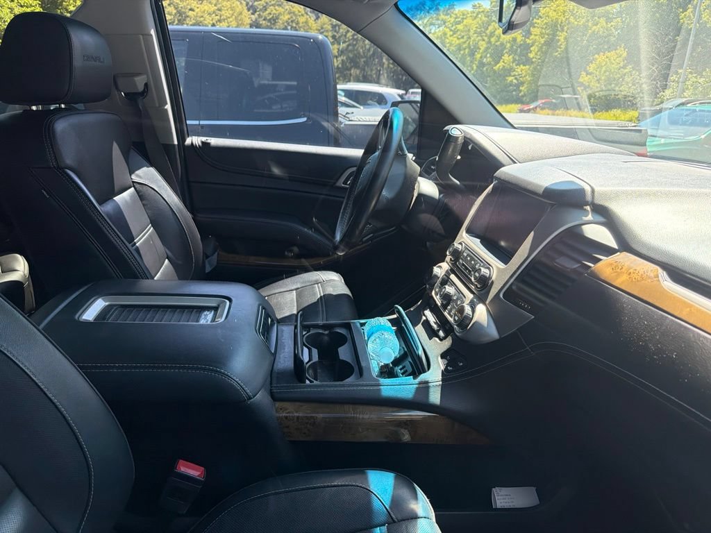 Used 2017 GMC Yukon Denali w/ Open Road Package AWD/4WD image 5