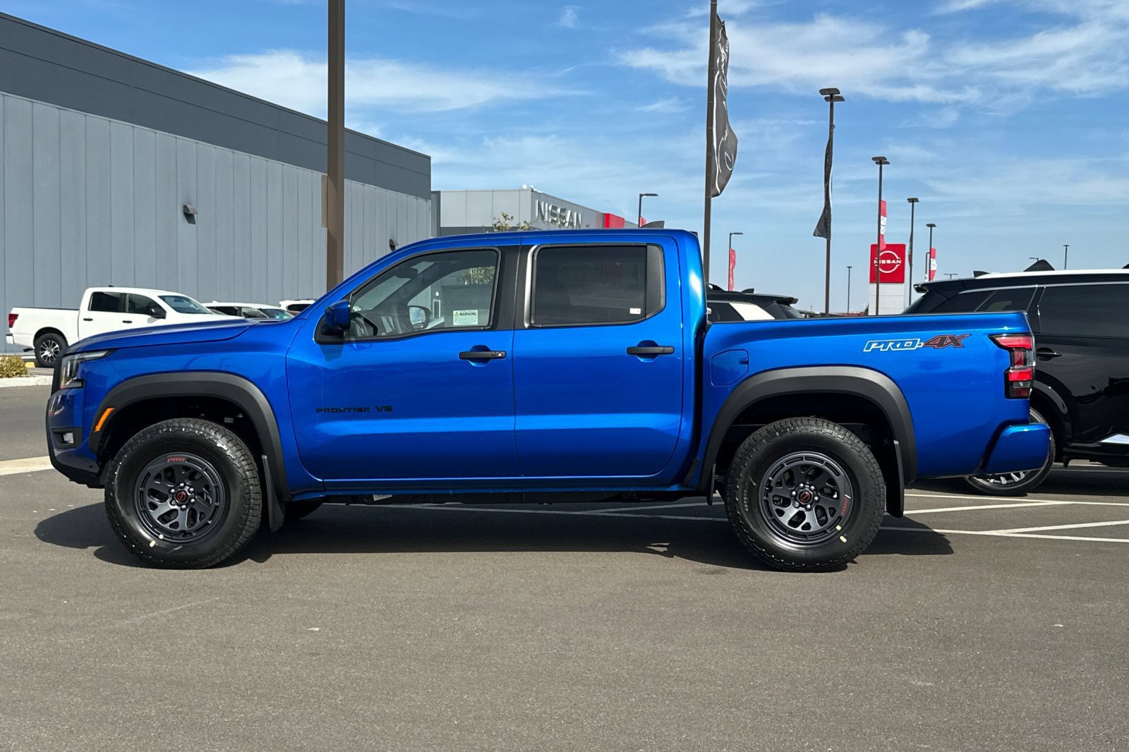 New 2027 Nissan Frontier PRO-4X w/ Pro Premium Package AWD/4WD image 7