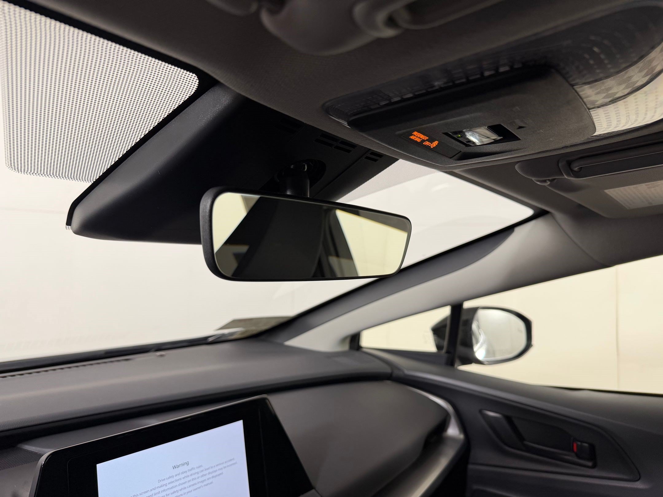 Used 2025 Toyota Prius LE FWD image 29