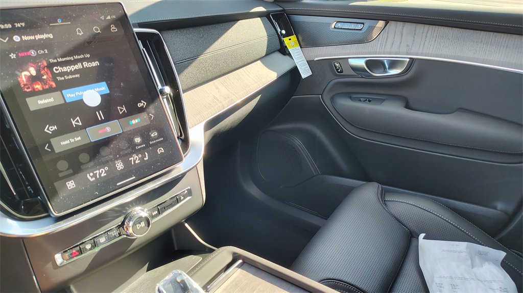 New 2026 Volvo XC90 B6 Ultra image 23