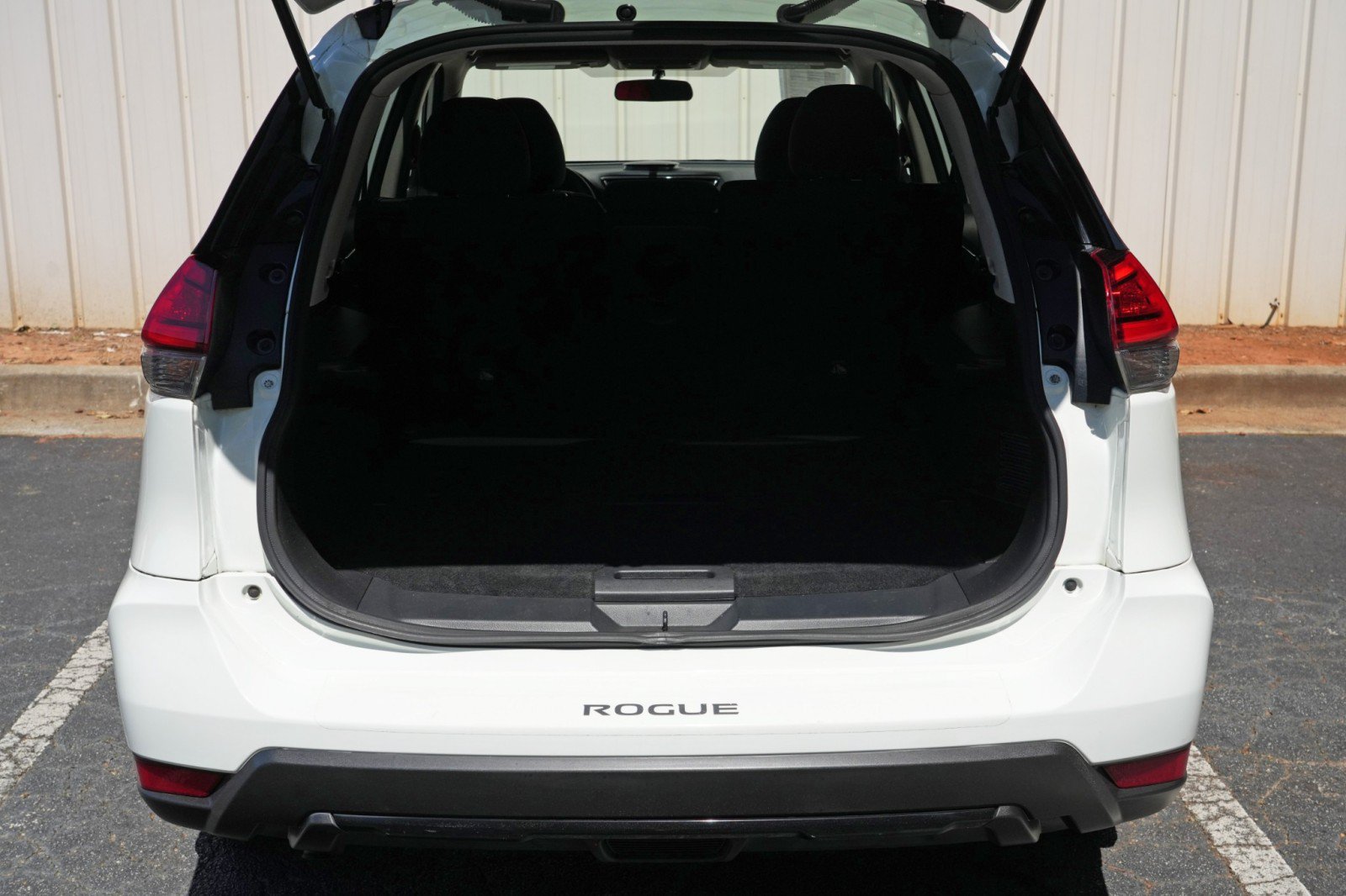 Used 2017 Nissan Rogue SV FWD image 9