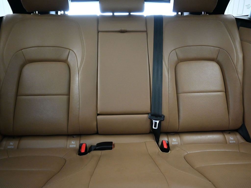 Used 2023 Jaguar F-PACE S image 32