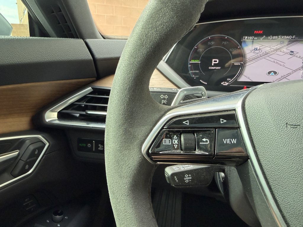 Used 2022 Audi e-tron GT Premium Plus AWD/4WD image 32