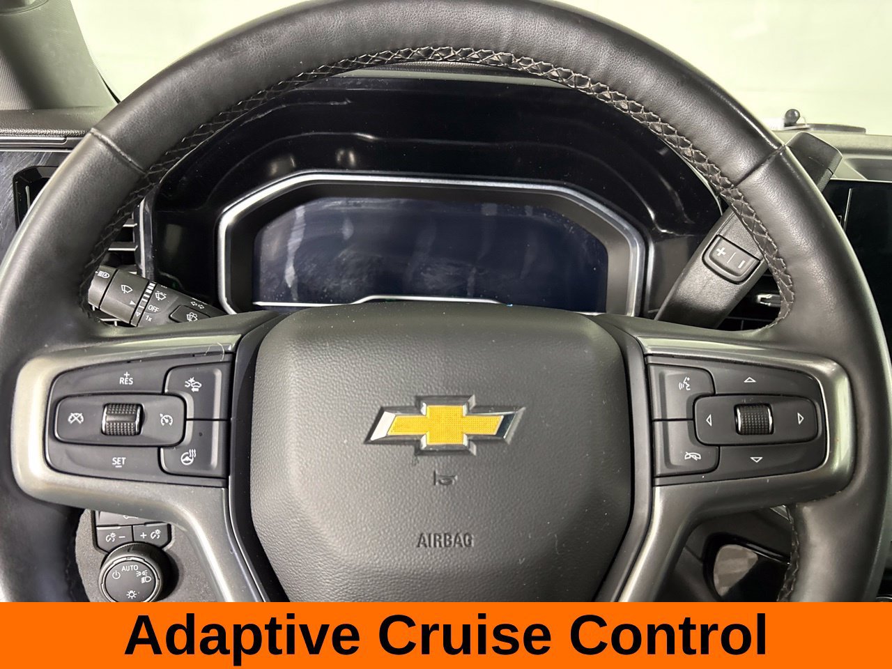 Used 2023 Chevrolet Silverado 1500 LT AWD/4WD image 15
