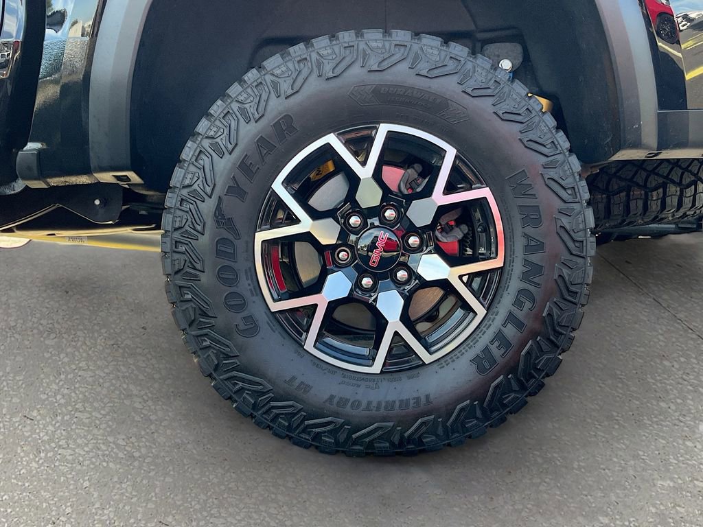 Used 2024 GMC Canyon AT4X image 30