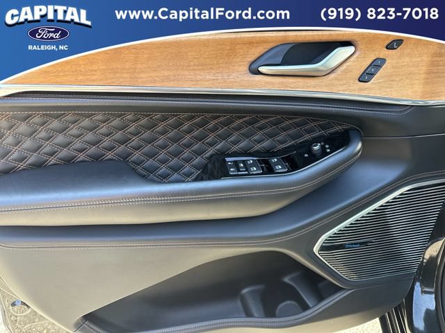 Used 2023 Jeep Grand Cherokee Summit AWD/4WD image 20