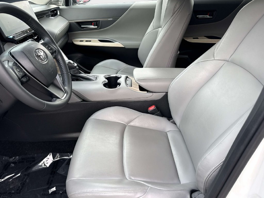 Used 2023 Toyota Venza XLE AWD/4WD image 15