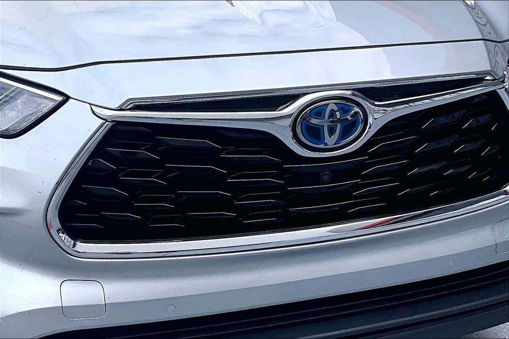 Certified 2021 Toyota Highlander Limited image 28