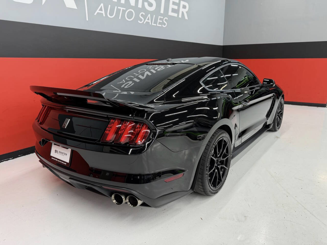 Used 2019 Ford Mustang Shelby GT350 w/ Technology Package image 29