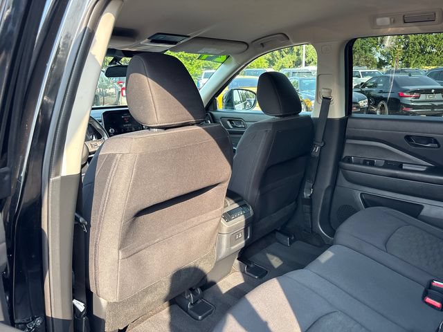 Used 2024 Nissan Pathfinder SV FWD image 10