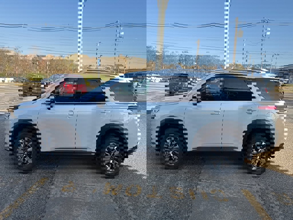 New 2025 Nissan Pathfinder SL image 7