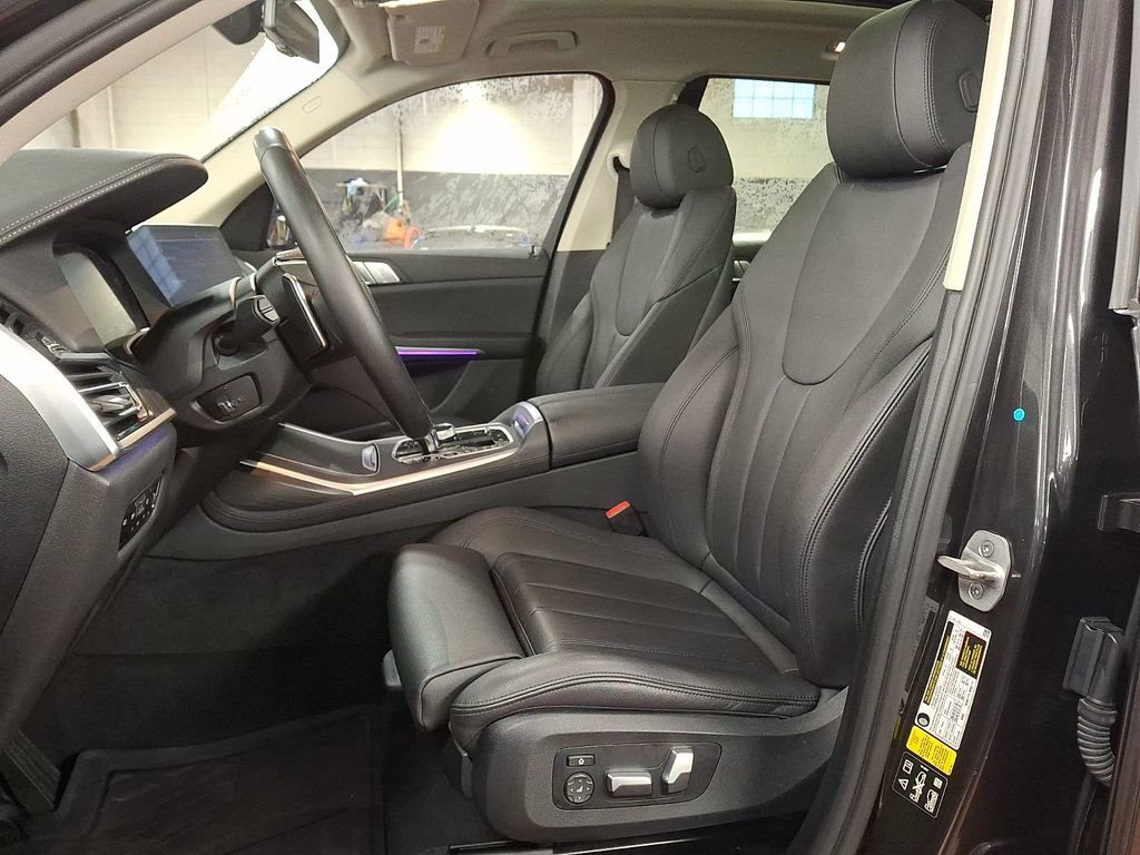 Certified 2022 BMW X7 xDrive40i w/ Premium Package image 10
