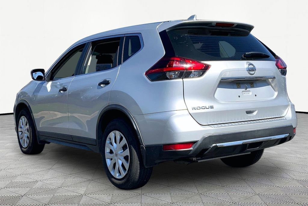 Used 2018 Nissan Rogue S image 4