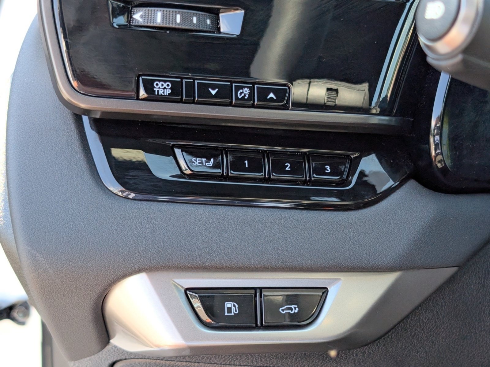 Certified 2025 Lexus RX 350h AWD/4WD image 23