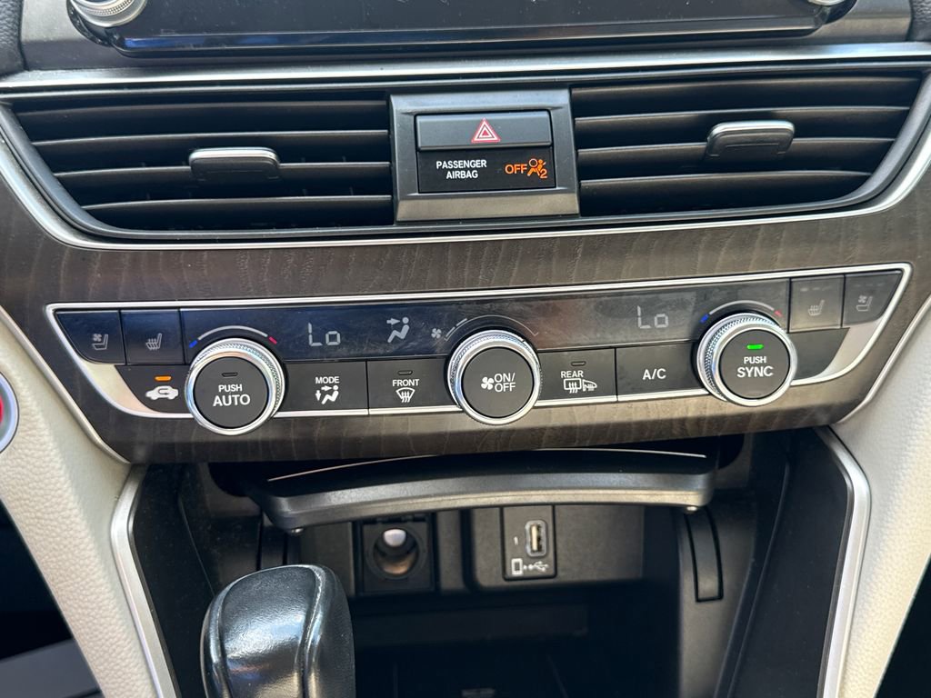 Used 2018 Honda Accord Touring image 24