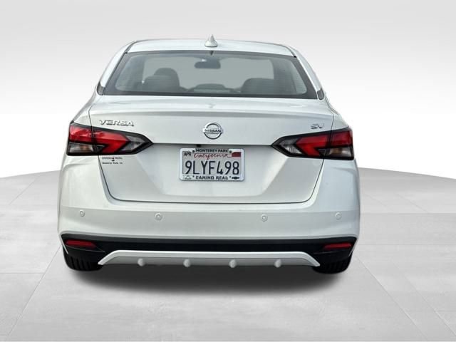 Used 2021 Nissan Versa SV image 4
