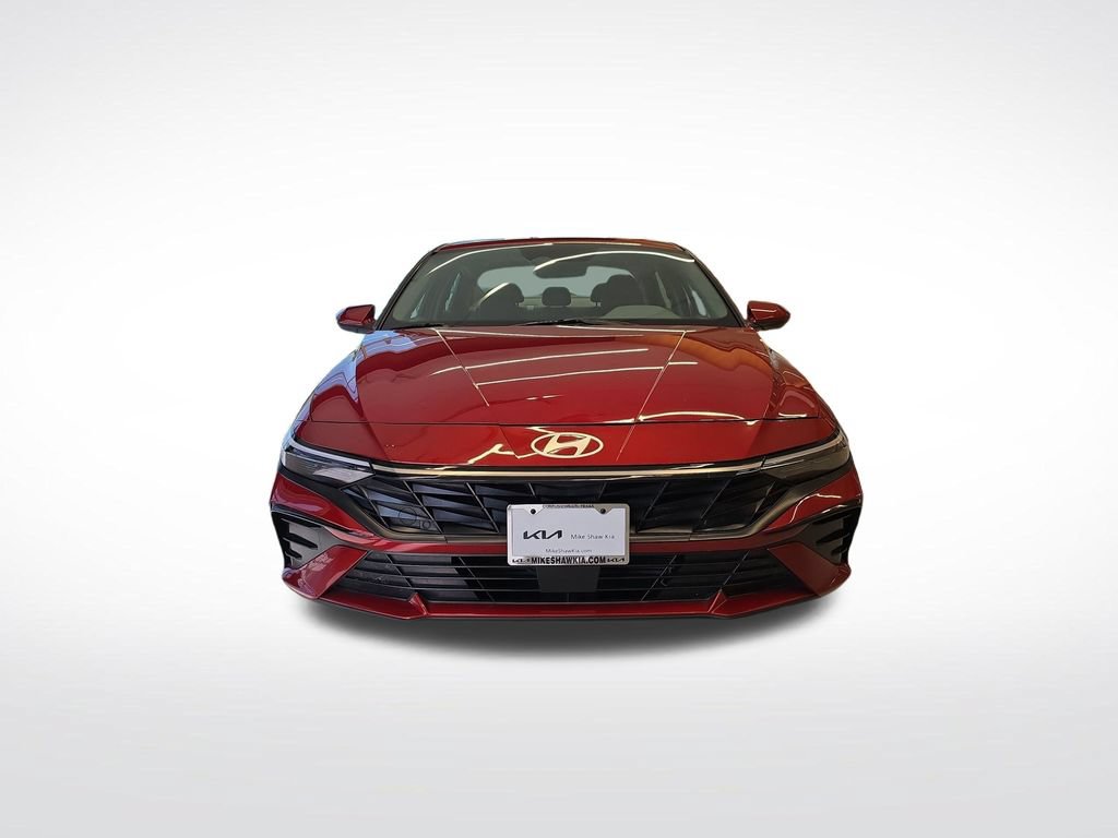 Used 2025 Hyundai Elantra SEL FWD image 11