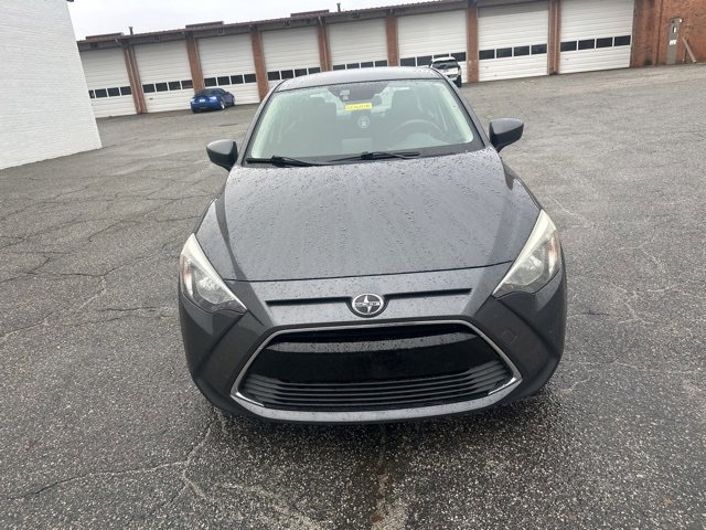 Used 2016 Scion iA image 3