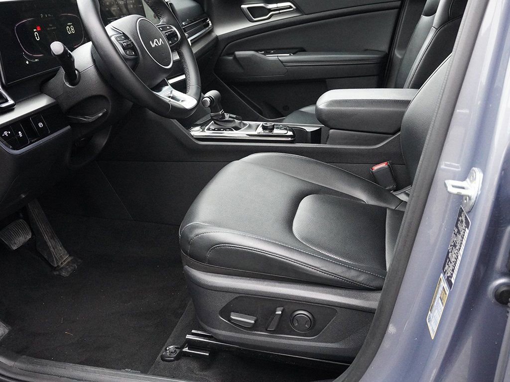 Used 2023 Kia Sportage EX image 24