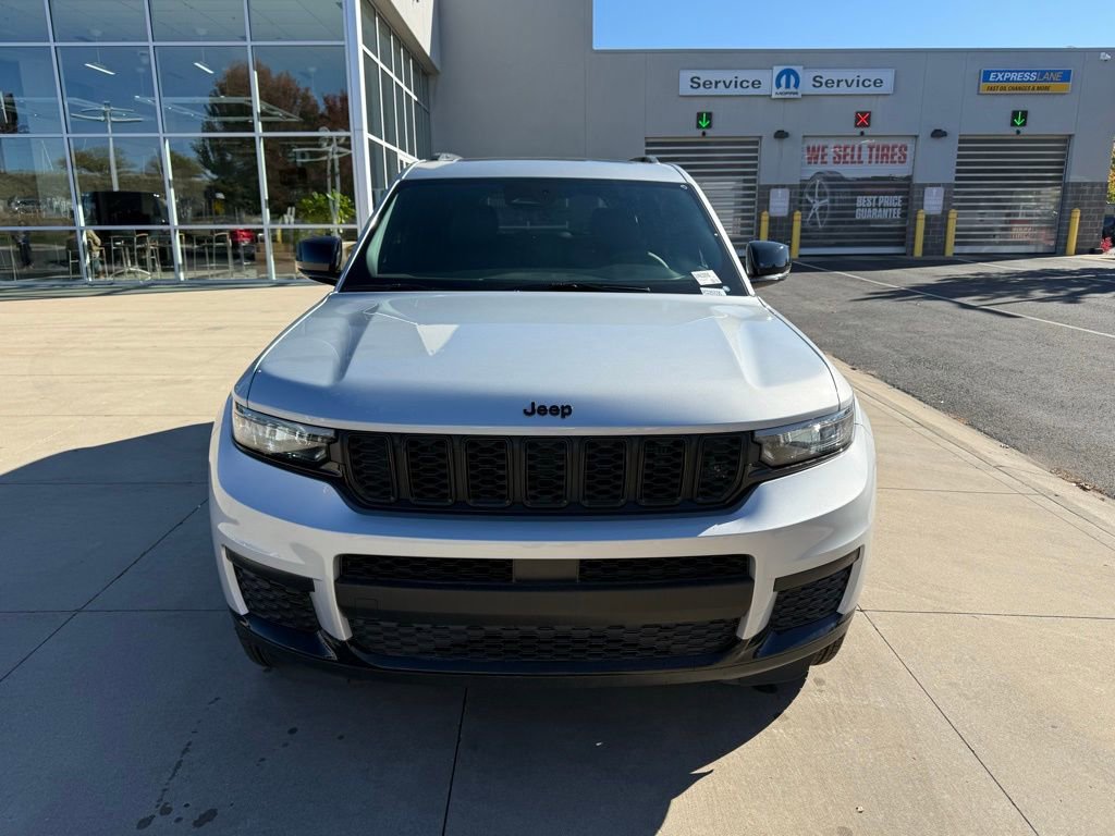 New 2025 Jeep Grand Cherokee L Altitude image 5