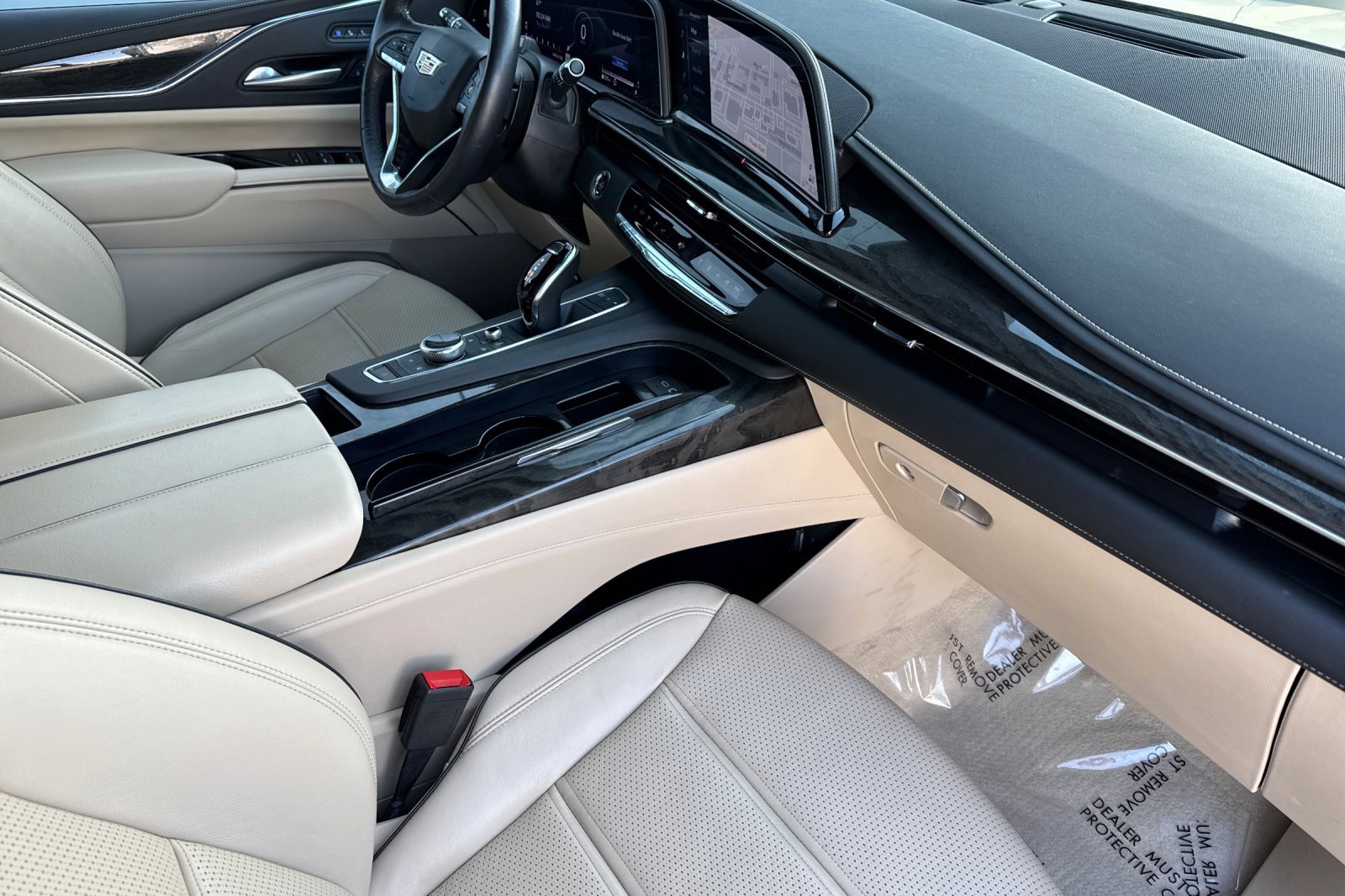 Used 2023 Cadillac Escalade ESV Premium Luxury image 17