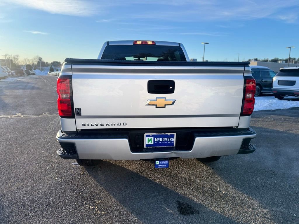 Used 2018 Chevrolet Silverado 1500 Custom w/ Custom Value Package image 6