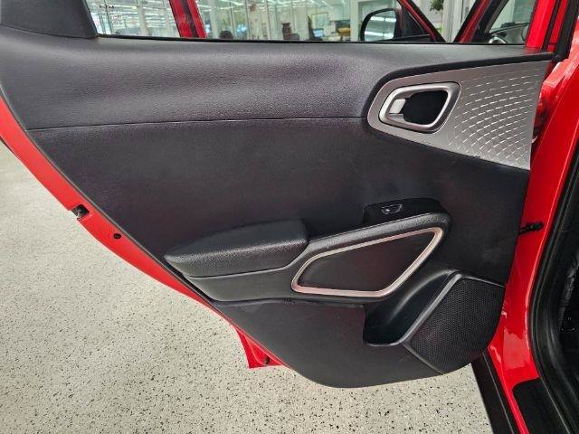 Used 2023 Kia Soul LX FWD image 31