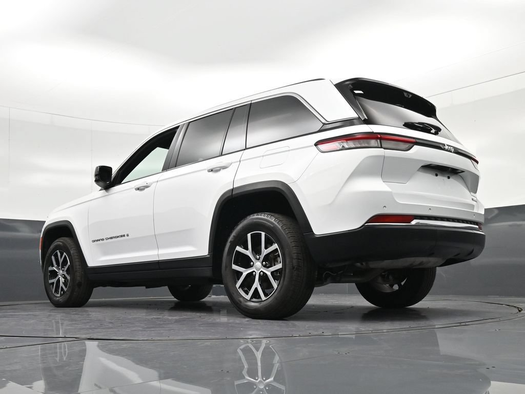 Used 2024 Jeep Grand Cherokee Limited w/ Luxury Tech Group II RWD image 20