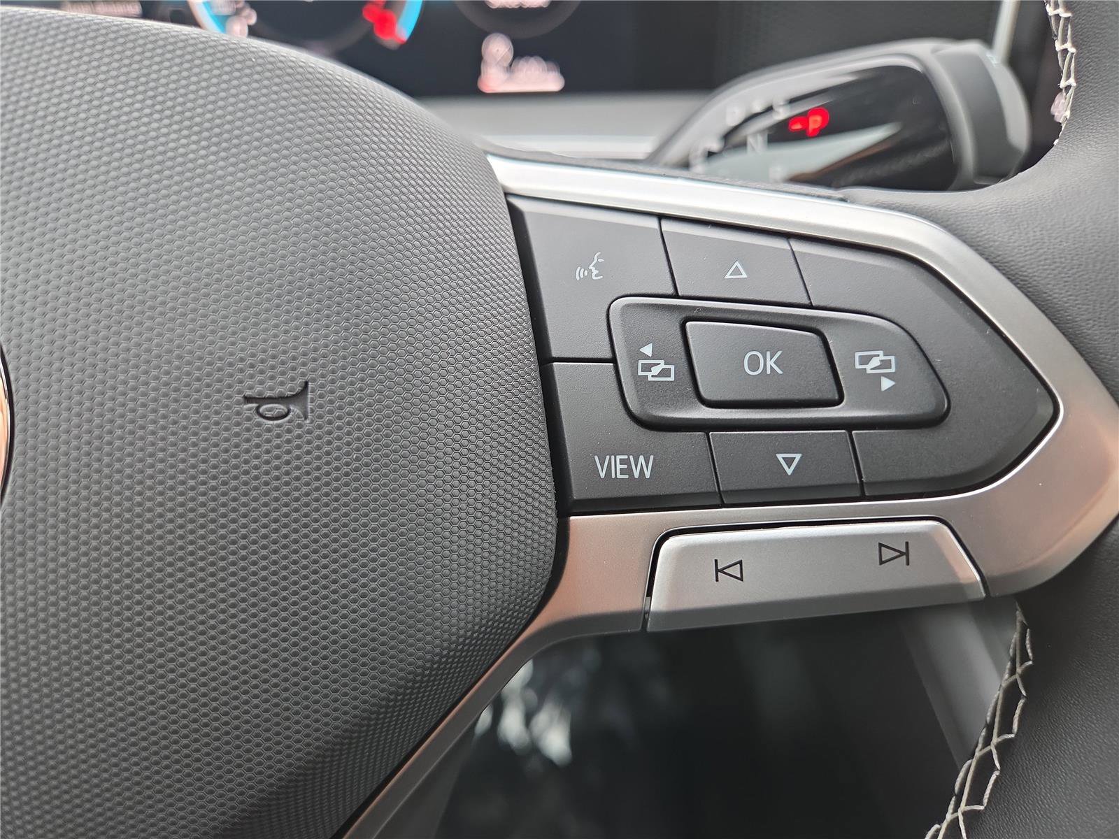 New 2026 Volkswagen Tiguan SE image 18