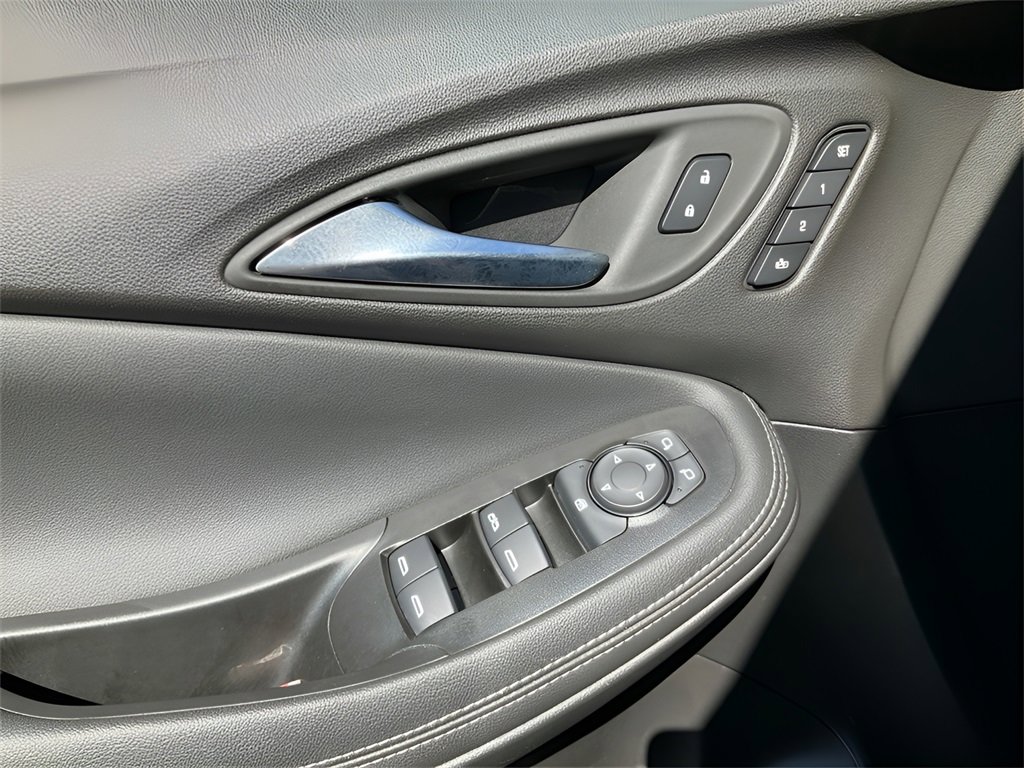 Used 2023 Buick Encore GX Essence w/ Advanced Technology Package image 18