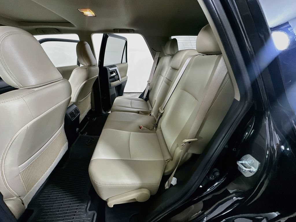 Used 2022 Toyota 4Runner SR5 Premium w/ Moonroof Package AWD/4WD image 15