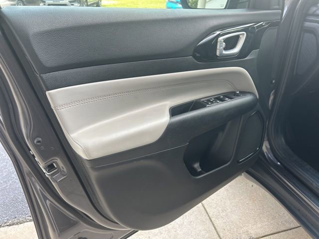 Used 2024 Jeep Compass Limited image 11