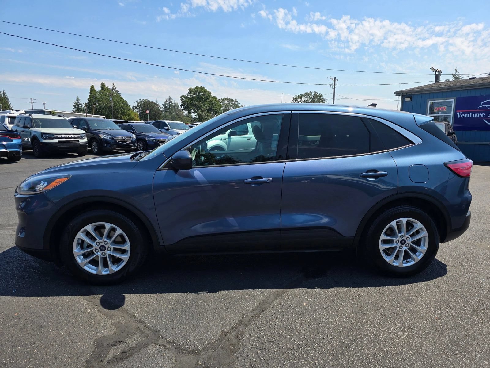 Used 2020 Ford Escape SE FWD image 3