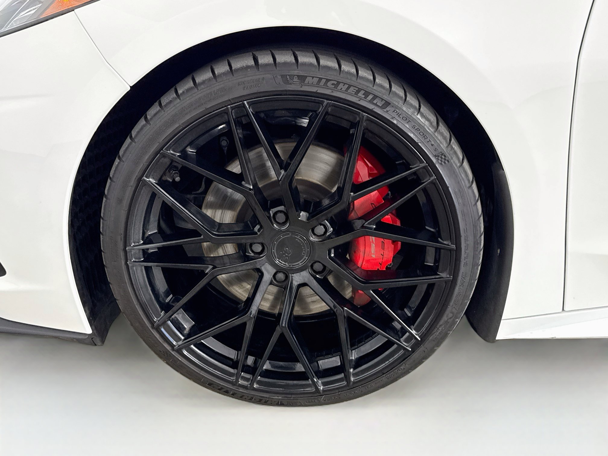 Used 2020 Chevrolet Corvette Stingray Convertible w/ Z51 Performance Package RWD image 30